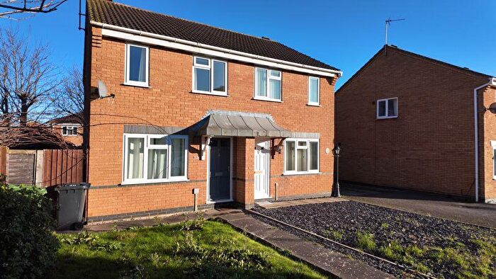 3 Bedroom Semi-Detached House To Rent In Derwent Close, Huntingdon, PE29