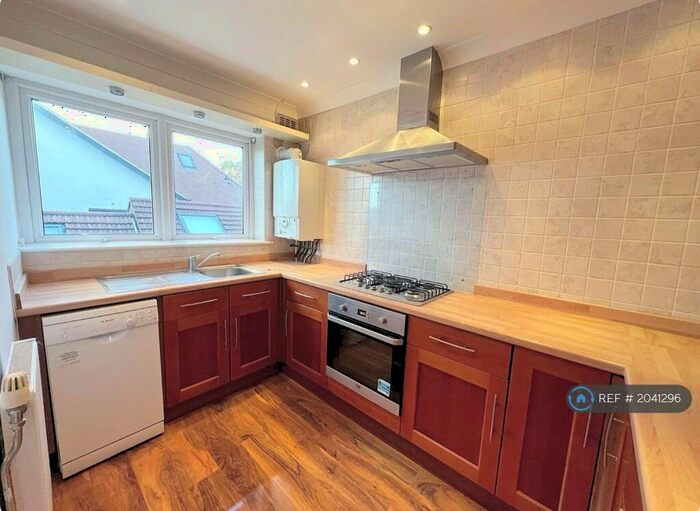 1 Bedroom Flat To Rent In Chigwell, Essex, IG7