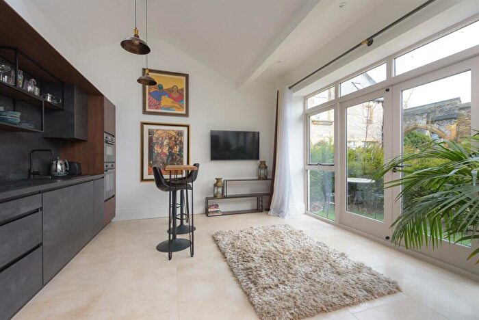 1 Bedroom Mews To Rent In Kenwood Road, Kenwood, S7