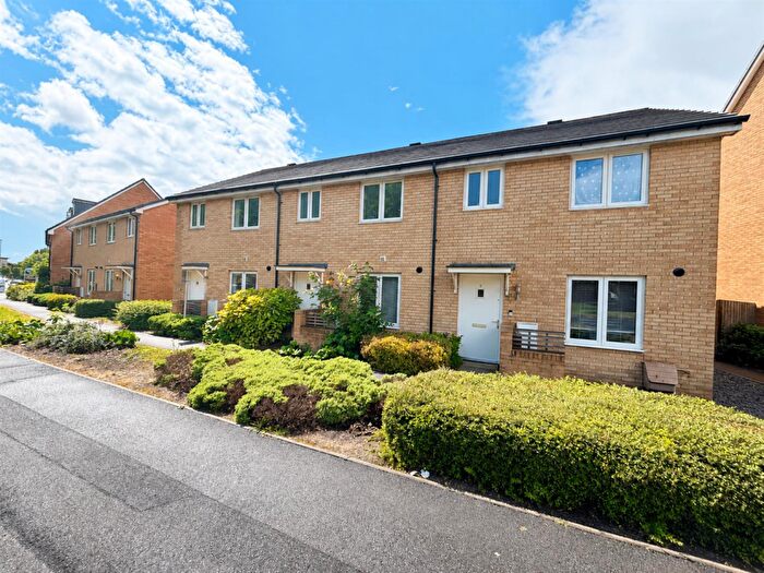 3 Bedroom Terraced House To Rent In Howe Road, Gosport, PO13