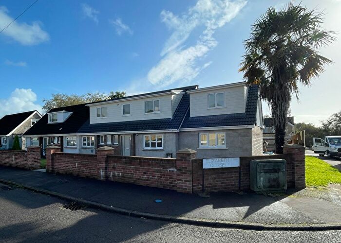 4 Bedroom Semi-Detached House To Rent In Elizabeth Close, Ynysforgan, Swansea, SA6