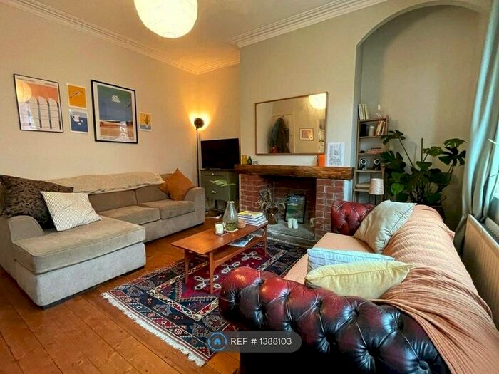 2 Bedroom Terraced House To Rent In Vicarage Street, Leeds, LS5