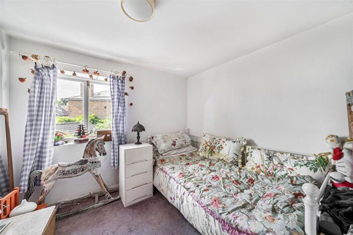 3 Bedroom Terraced House For Sale In Portsmouth Road, Thames Ditton, KT7