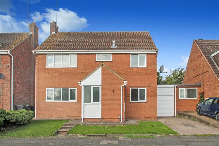 4 Bedroom Detached House To Rent In Holmes Avenue, Raunds, Wellingborough, NN9