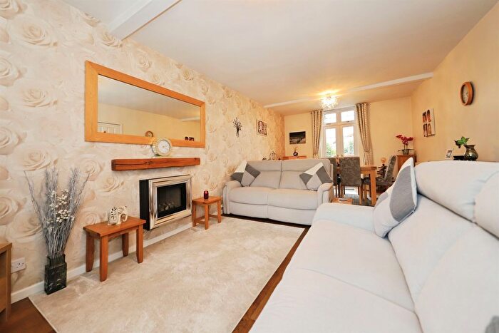 2 Bedroom Detached Bungalow For Sale In Hoo Road, Kidderminster, DY10