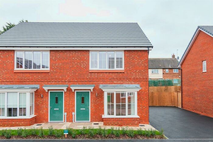 3 Bedroom Semi-Detached House To Rent In Epsom Lane, Nottingham, NG5