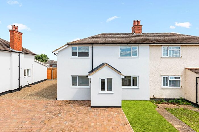 3 Bedroom Semi-Detached House For Sale In Broad Street, Clifton, SG17