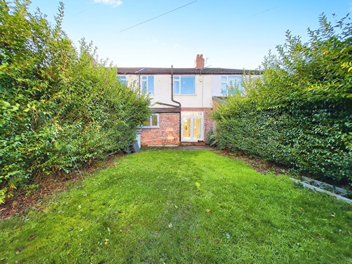 3 Bedroom Terraced House For Sale In Ellesmere Road, Altrincham, Greater Manchester, WA14