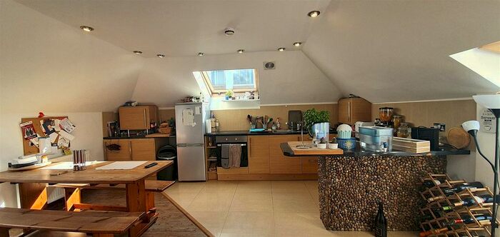 1 Bedroom Flat To Rent In Mayes Road, London, N22