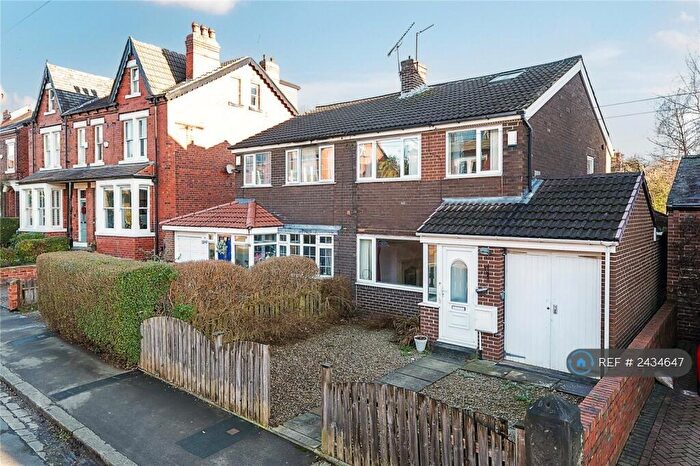 3 Bedroom Semi-Detached House To Rent In Gledhow Wood Grove, Leeds, LS8