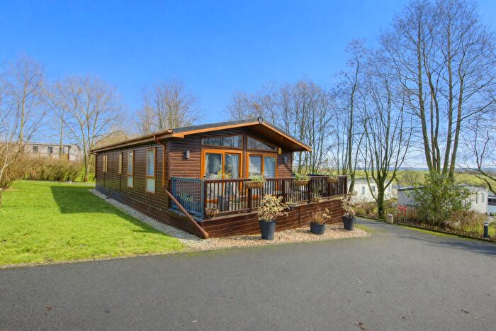 2 Bedroom Chalet For Sale In Tarn House, Stirton, BD23
