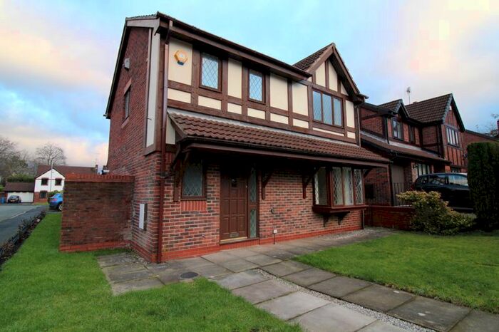 3 Bedroom Detached House To Rent In Bellerby Close, Whitefield, Manchester, M45