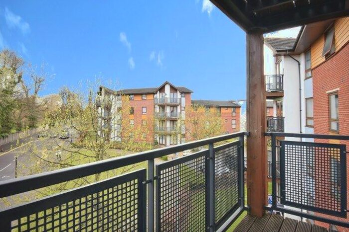 2 Bedroom Flat To Rent In Clarke Close, Croydon, CR0