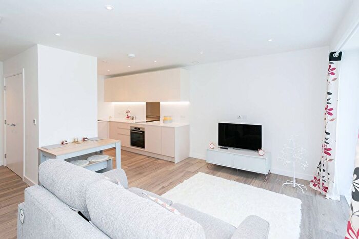 1 Bedroom Flat For Sale In Frogmore Avenue, Watford, WD17