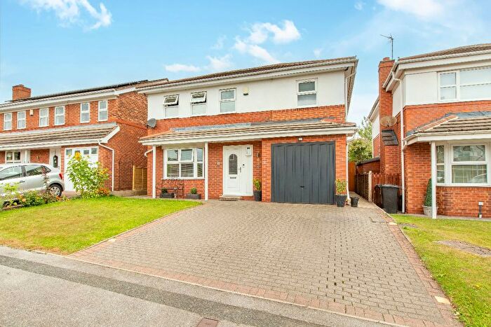 5 Bedroom Detached House For Sale In Adwalton Green, Drighlington, BD11