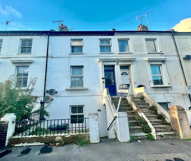 1 Bedroom Flat To Rent In Ashford Road, Eastbourne, BN21