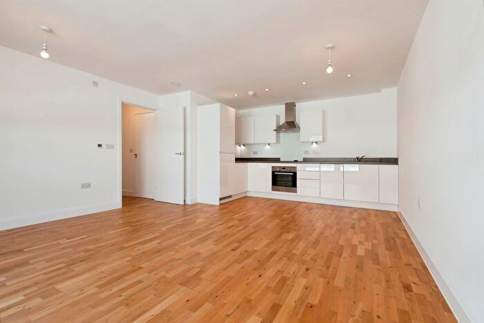 2 Bedroom Flat For Sale In Park Place, Stevenage, SG1