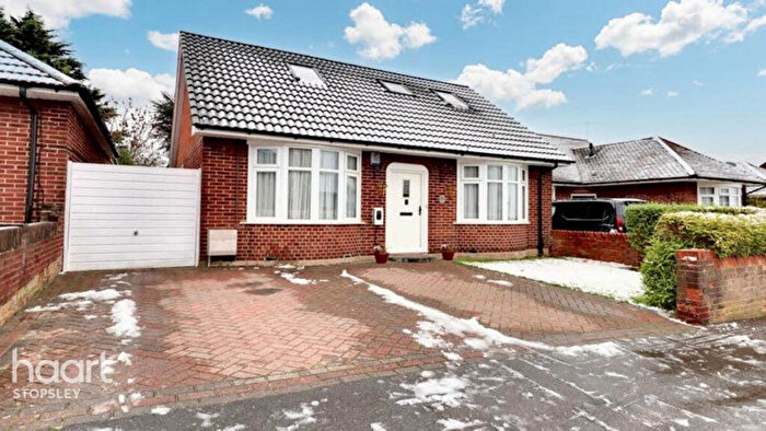 5 Bedroom Bungalow For Sale In Clevedon Road, Luton, LU2