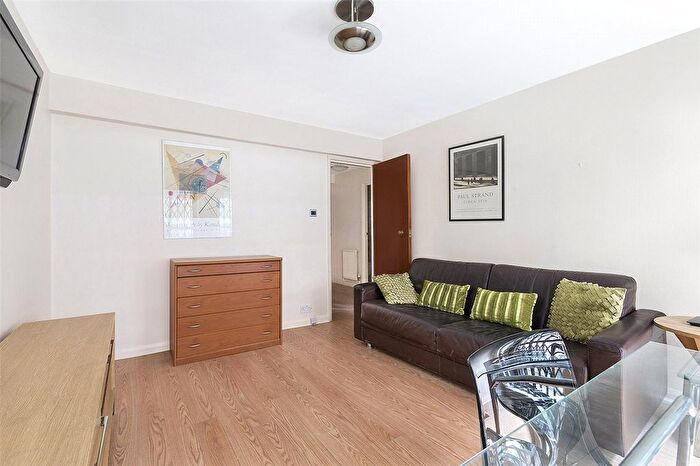 1 Bedroom Flat To Rent In Whitfield Street, London, W1T