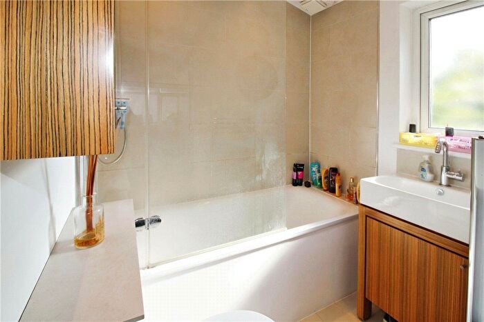 1 Bedroom Semi-Detached House To Rent In Bassingham Road, London, SW18