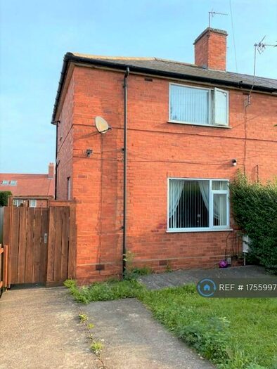2 Bedroom Semi-Detached House To Rent In Deepdene Close, Nottingham, NG8