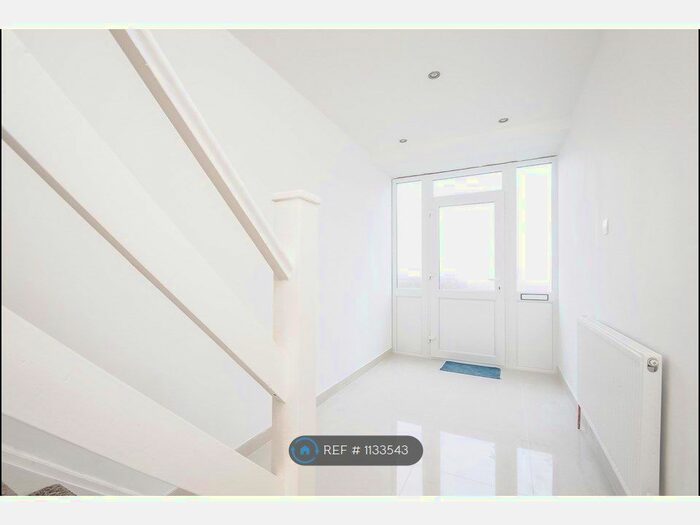 4 Bedroom Semi-Detached House To Rent In Horsenden Lane North, Greenford, UB6