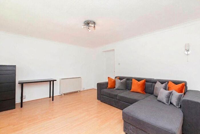 2 Bedroom Flat To Rent In Foster Street, Hendon, (Inclusive Of Water), NW4