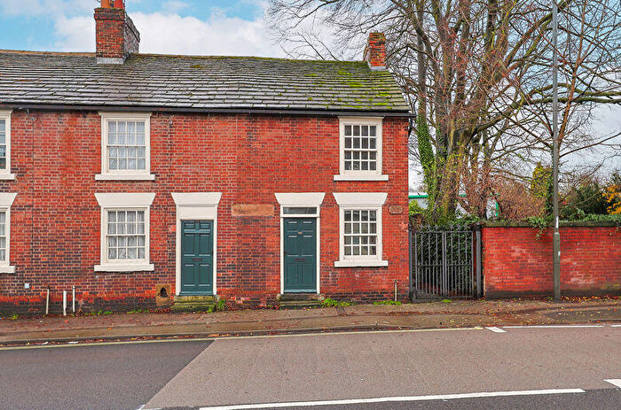 2 Bedroom Terraced House For Sale In Chatsworth Road, Chesterfield, S40