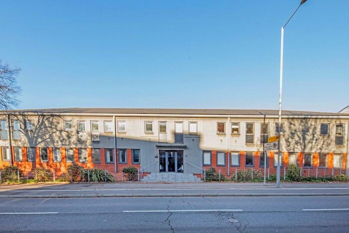 2 Bedroom Flat To Rent In Kingston Hill, Kingston Upon Thames, KT2