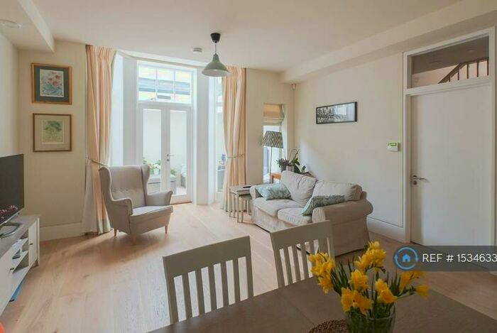 2 Bedroom Flat To Rent In Clapham South, London, SW12