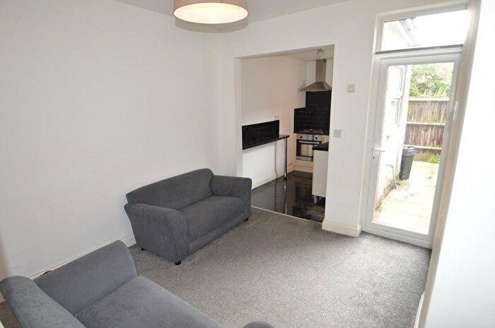 4 Bedroom House To Rent In Winnie Road, Birmingham, West Midlands, B29