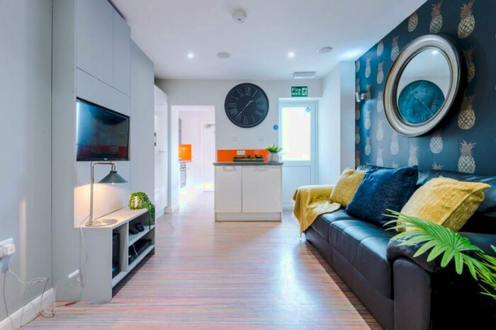 5 Bedroom Terraced House To Rent In Church Street, Newcastle-under-Lyme, ST5