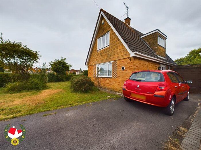 3 Bedroom Detached House For Sale In Bybrook Road, Tuffley, Gloucester, GL4