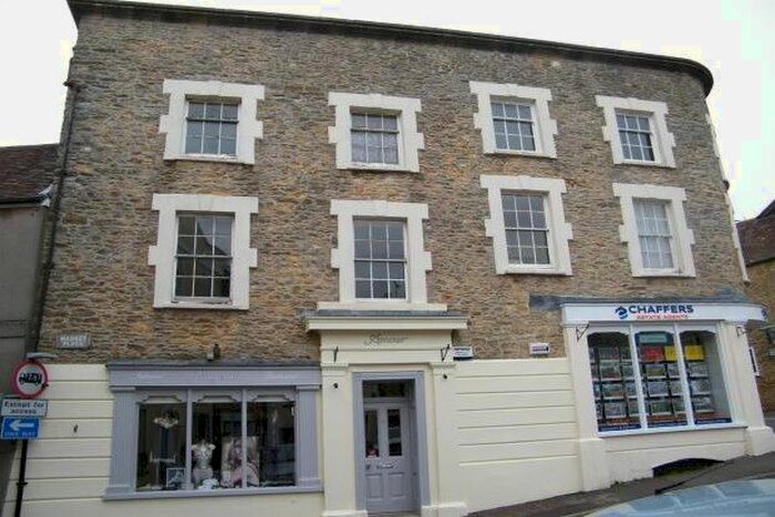 1 Bedroom Flat To Rent In - Market Place, Wincanton, BA9