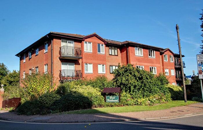 1 Bedroom Apartment For Sale In Great Heathmead, Anscome House Great Heathmead, RH16