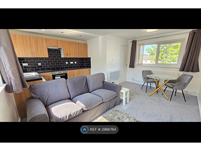 1 Bedroom Flat To Rent In Carlton Place, Leeds, LS7