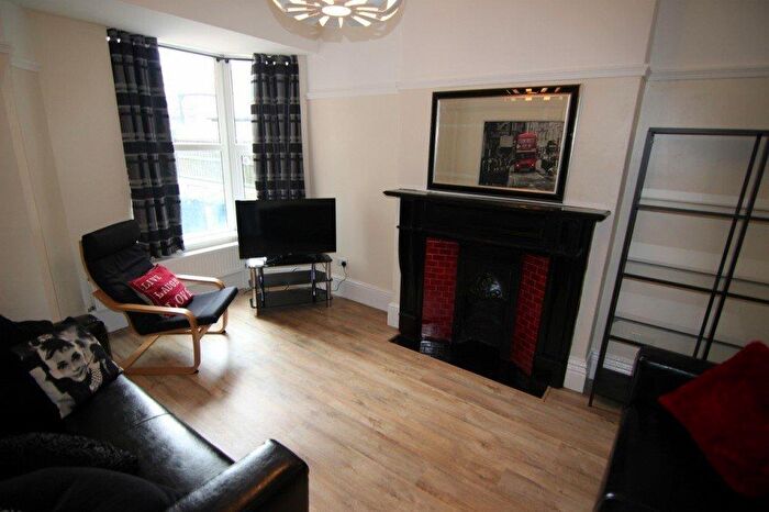 6 Bedroom Semi-Detached House To Rent In Balmoral Avenue, West Bridgford, Nottingham, NG2