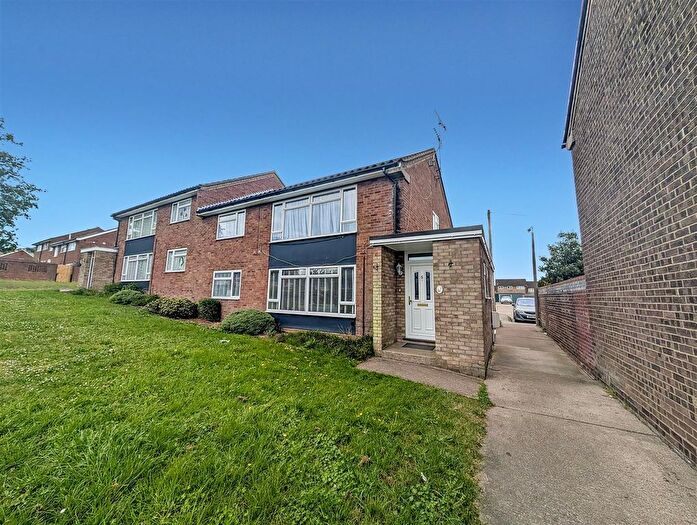 2 Bedroom Maisonette To Rent In Dahlia Walk, Colchester, CO4