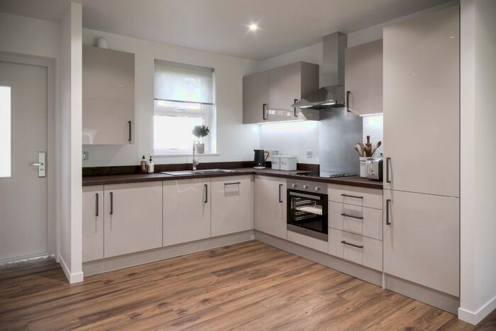 2 Bedroom End Of Terrace House To Rent In Cranswick Grove, Dream, Hull, East Riding Of Yorkshire, HU9