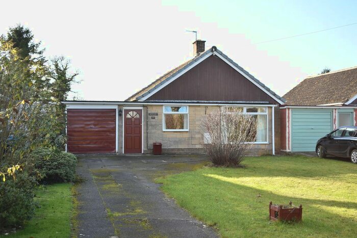 2 Bedroom Bungalow To Rent In Perrott Close, North Leigh, Witney OX29