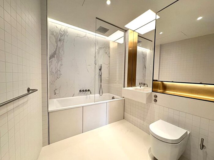 1 Bedroom Flat For Sale In Lewis Cubitt Square, London, N1C
