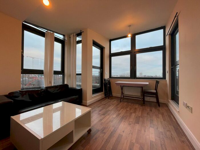 3 Bedroom Flat To Rent In Rickman Drive, Birmingham, B15