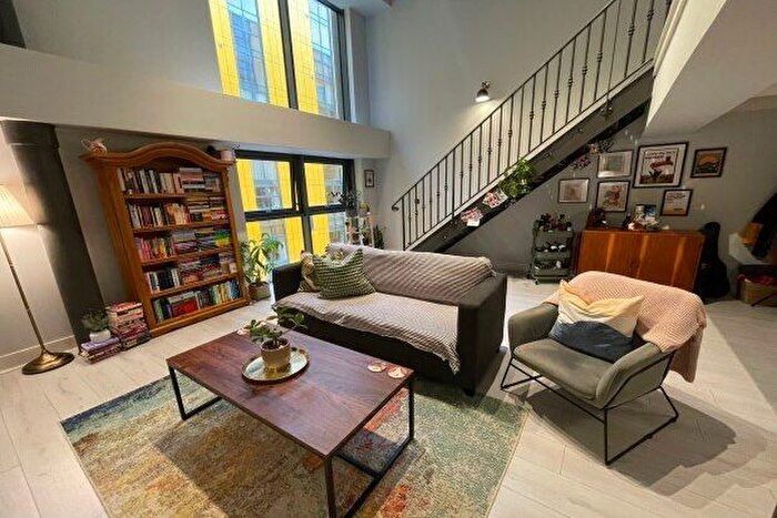 2 Bedroom Flat To Rent In Tobacco Warehouse, Liverpool, L3