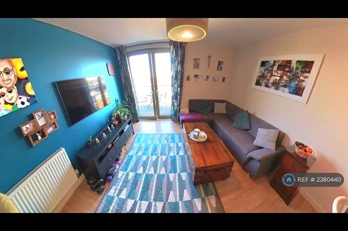 2 Bedroom Flat To Rent In Katherine Close, London, N4