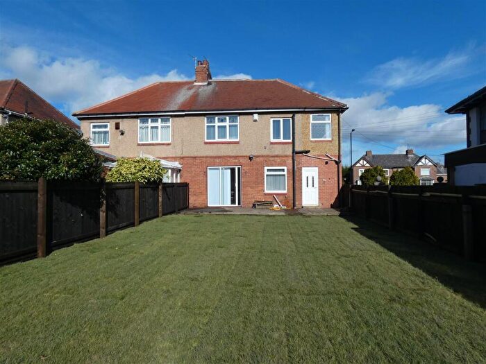 5 Bedroom Semi-Detached House To Rent In Kenton Lane, Newcastle Upon Tyne, NE3