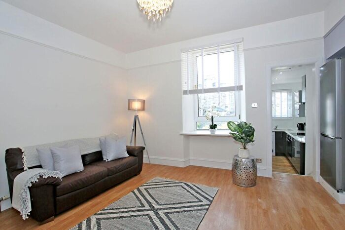 2 Bedroom Flat To Rent In A Lamond Place, Aberdeen, AB25