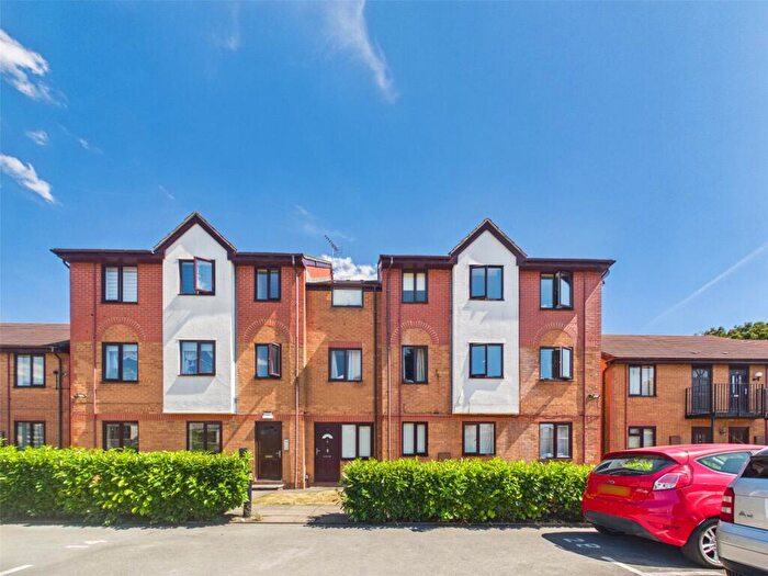 1 Bedroom Apartment For Sale In Woodford Court, Chequers Road, Gloucester, Gloucestershire, GL4