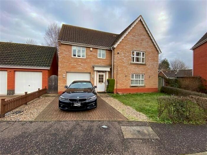 4 Bedroom Detached House To Rent In Paget Crescent, Gorleston, Great Yarmouth, NR31