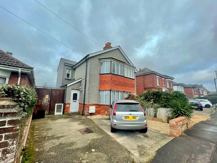3 Bedroom Semi-Detached House To Rent In Boundary Road, Bournemouth, BH10