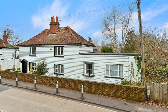 3 Bedroom Detached House For Sale In Ashford Road, Bethersden, Kent, TN26